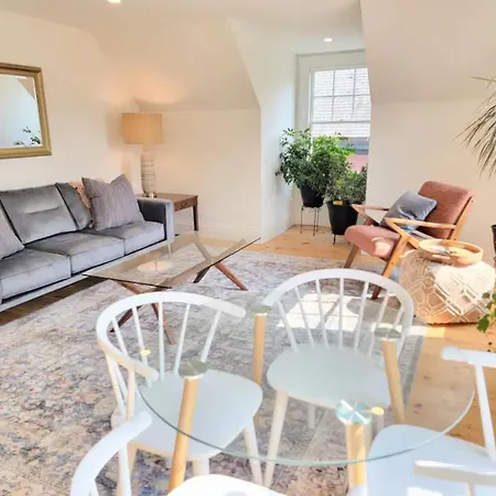 Spacious West End Loft In Charming Family Home